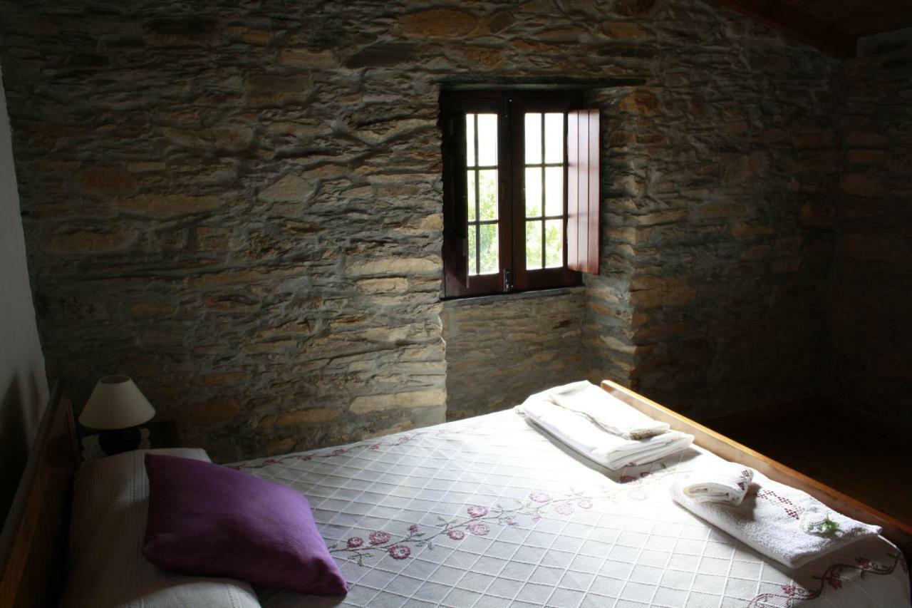 Casas De Pedra Hotel โปรเอ็งซา-อา-นอวา ภายนอก รูปภาพ