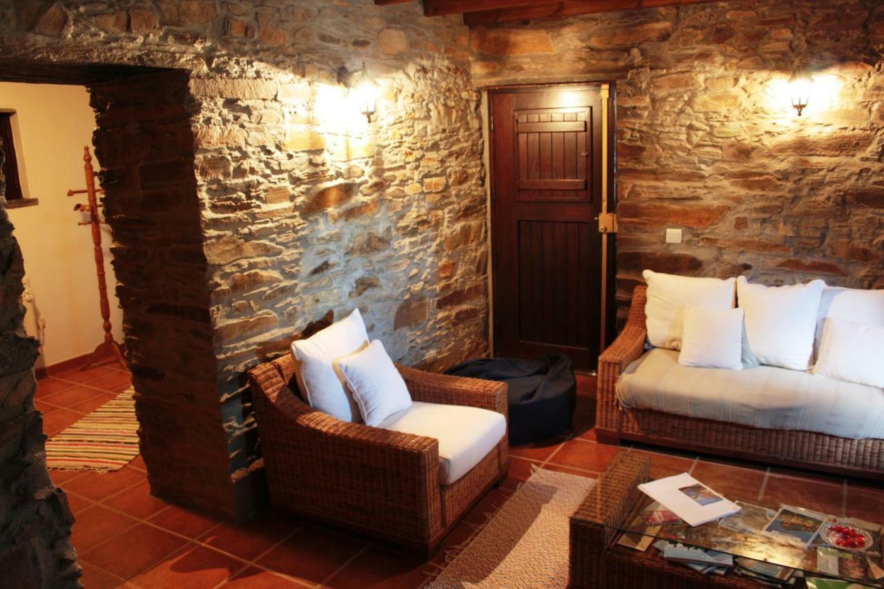 Casas De Pedra Hotel โปรเอ็งซา-อา-นอวา ภายนอก รูปภาพ