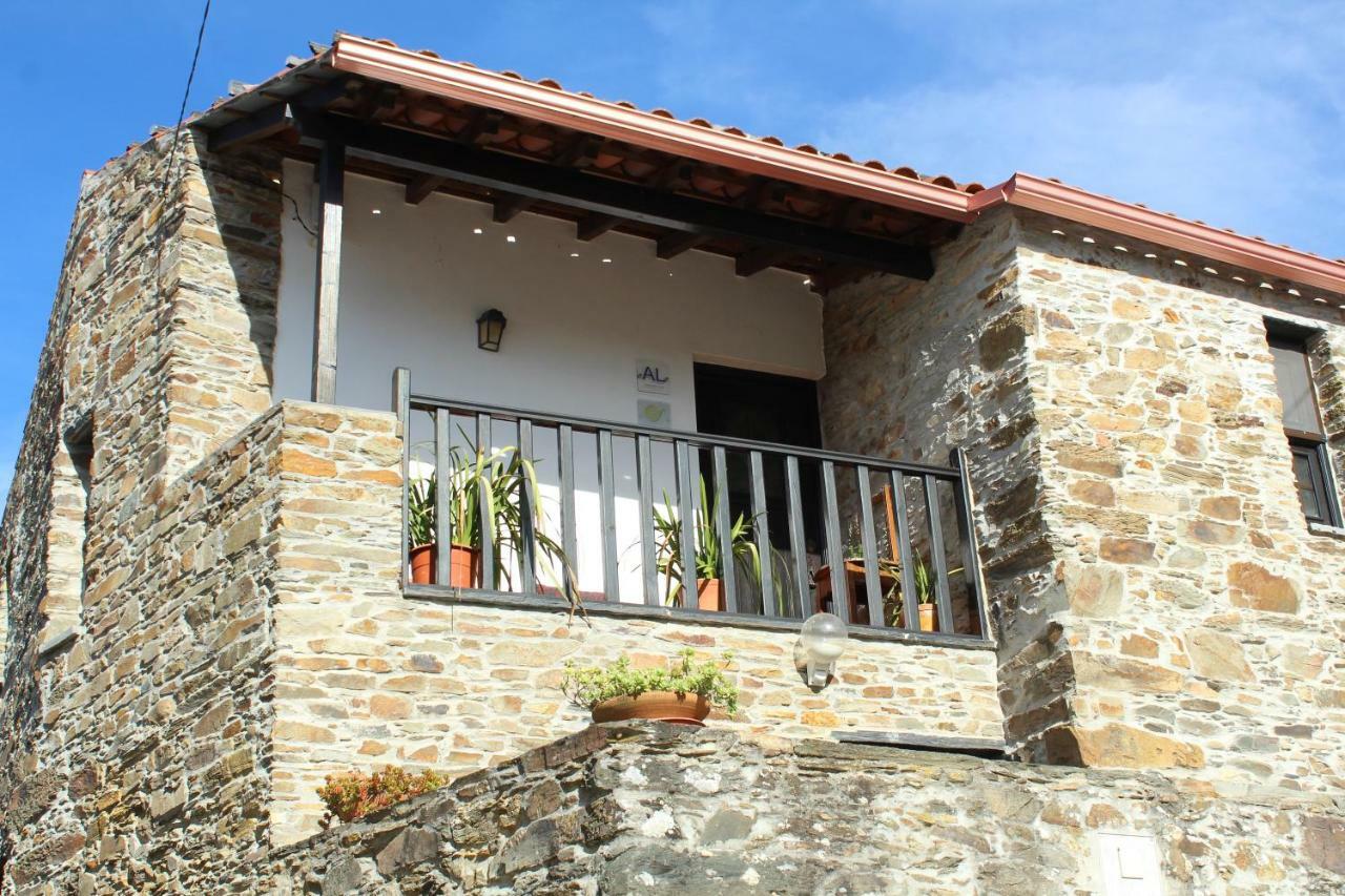 Casas De Pedra Hotel โปรเอ็งซา-อา-นอวา ภายนอก รูปภาพ