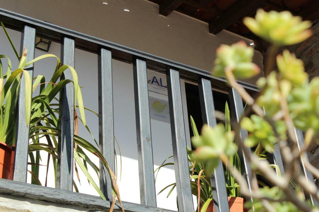 Casas De Pedra Hotel โปรเอ็งซา-อา-นอวา ภายนอก รูปภาพ